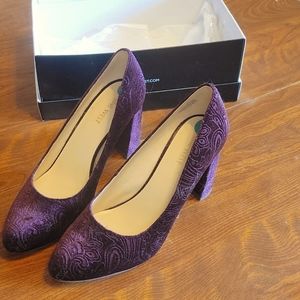 Nine west burgundy velvet heels
